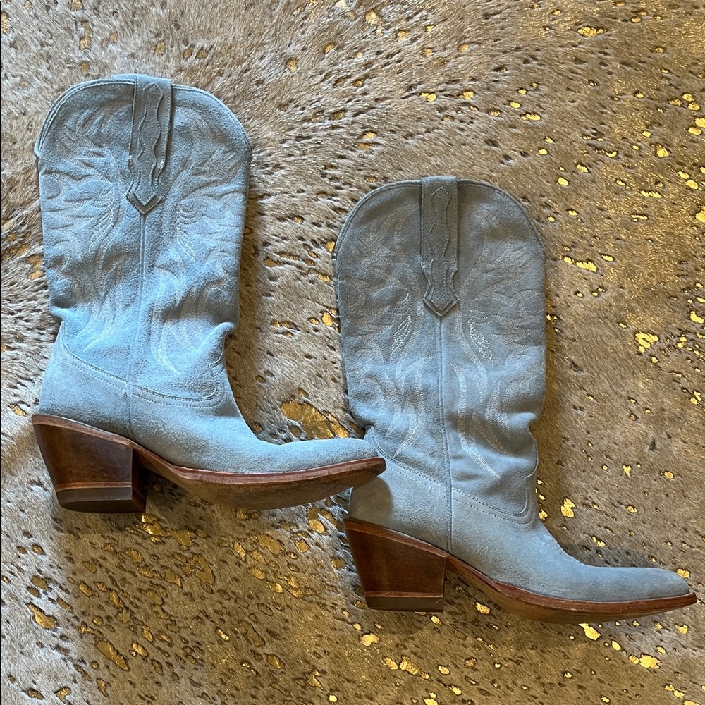 Idyllwind Light Gray Western Heeled Boots